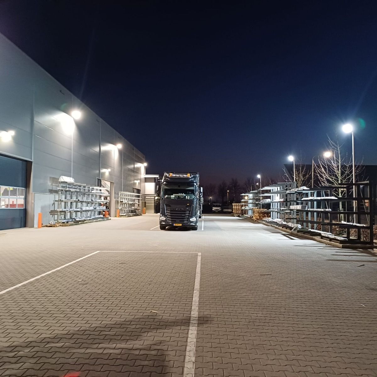 8 meter aluminium lichtmast met instelbare LED Floodlight CCT-switch