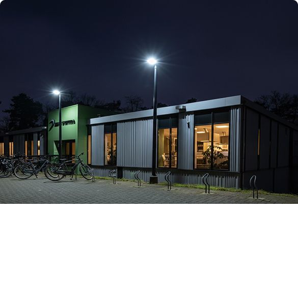Composiet_lichtmast_in_donker