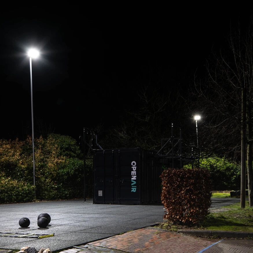 Aluminium lichtmasten buiten bij Open Air Leeuwarden